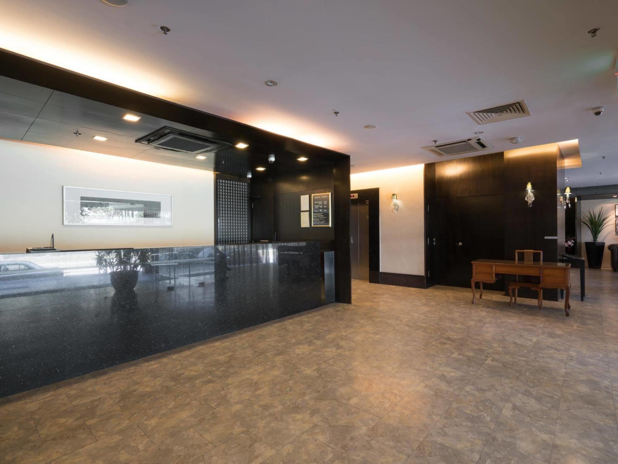 Hotel 81 Tristar Сингапур Екстериор снимка